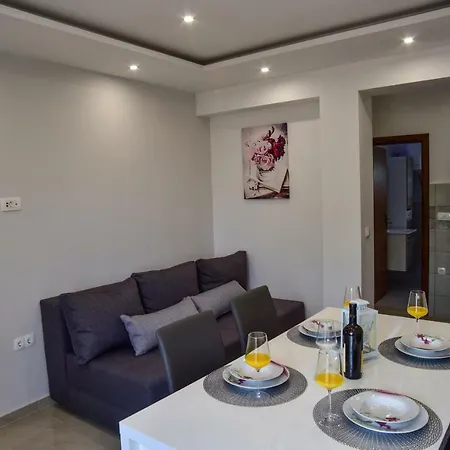 Rubesco Villa *