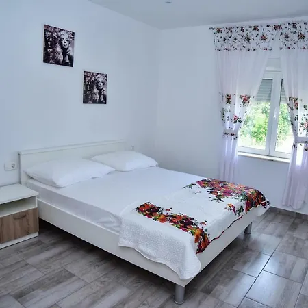 Rubesco Villa