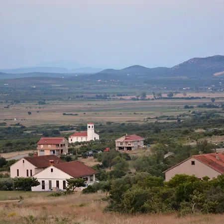 Rubesco Villa